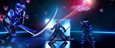 Cybersecurity enviaTEL Drei blau beleuchtete Eishockeyspieler in einer allähnlichen Umgebung, der Puck sowie böse schauende Gesichter im Hintergrund sind neonrot hervorgehoben
