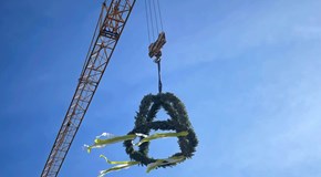 Richtfest Im Datacenter Hannover Kran zum Richtfest