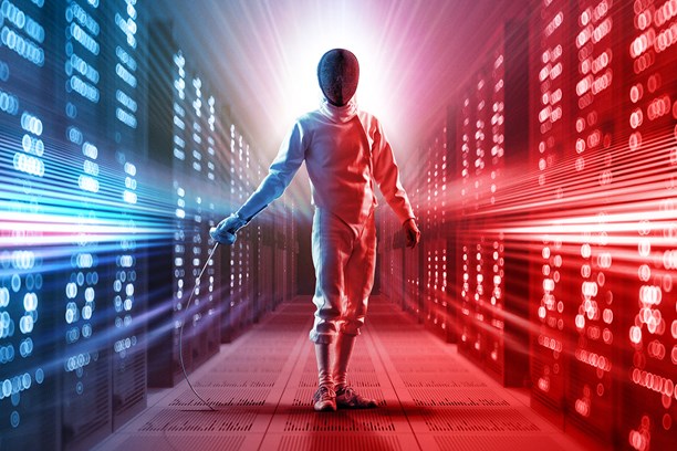 Datacenter Leipzig – bringt Ihre Daten in eine gute Position Fechter zwischen Servern in einem Rechenzentrum