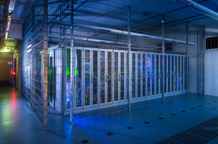 Datacenter Sicherheitsraum Aufnahme eines Sicherheitsraums mit Serverschränken im Datacenter