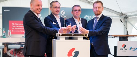 Eröffnung DE-CIX-Leipzig Datacenter Eröffnungsveranstaltung zum DE-CIX Leipzig mit dem Ministerpräsidenten von Sachsen, Michael Kretschmer, Dr. Thomas King, Technikvorstand bei DE-CIX, Dr. Stephan Lowis, Vorstandsvorsitzender der envia Gruppe & Stephan Drescher, envia TEL-Geschäftsführer