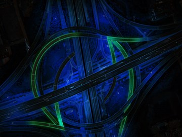 Interconnection-Autobahnkreuz-DE-CIX-Leipzig Digitales Autobahnkreuz in blauen und grünen Farben