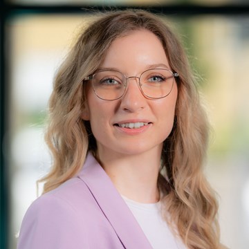 Porträt Selina Georgi Selina Georgi, Mitarbeiterin envia TEL