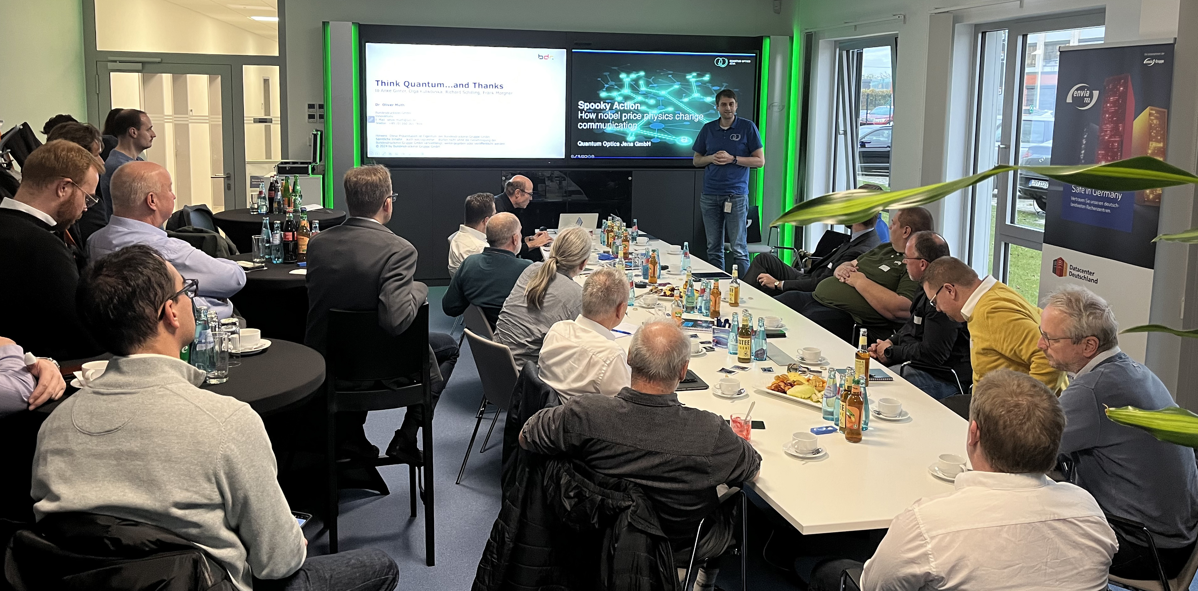 Vortrag vor großem Publikum der Quantum Optics Jena im Datacacenter Leipzig II von envia TEL