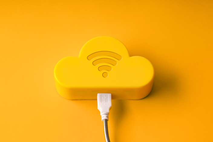 Moderne Cloud und Rechenzentren Gelbe Wolke mit W-LAN Symbol