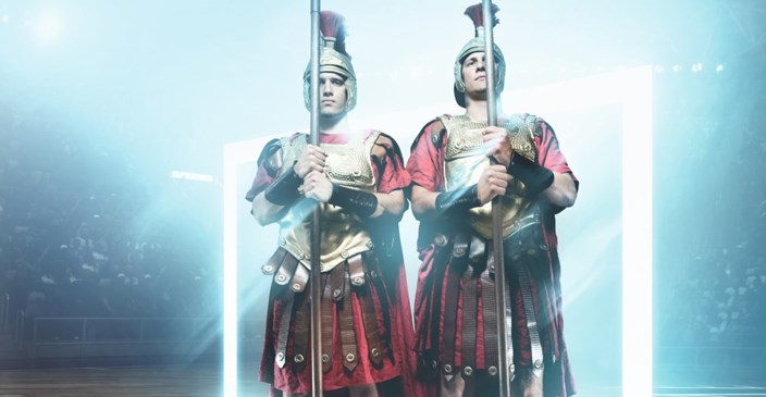 Banner IPTV-Kampagne Römer schreiten aus dem TV lebensnahe TV Erfahrung