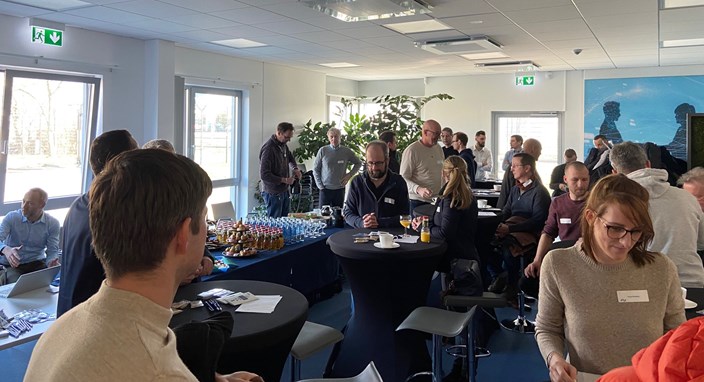 3. DE-CIX Community-Treffen Gäste des Community-Treffen im Austausch