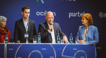 Glasfasermesse Fiberdays 2024 Stephan Drescher, Geschäftsführer envia TEL im Podiumsgespräch auf den fiberdays 2024