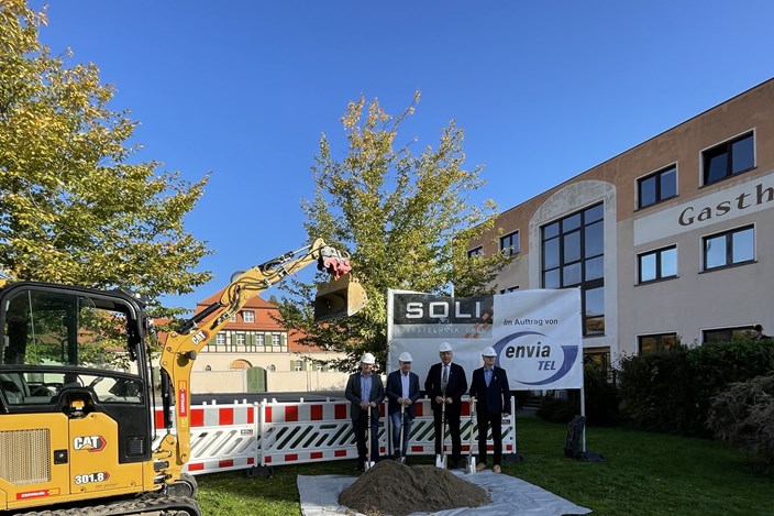 Symbolischer Spatenstich Glasfaserausbau in Böhlen Aufnahme des Spatenstichs zum Glasfaserausbau in Böhlen
