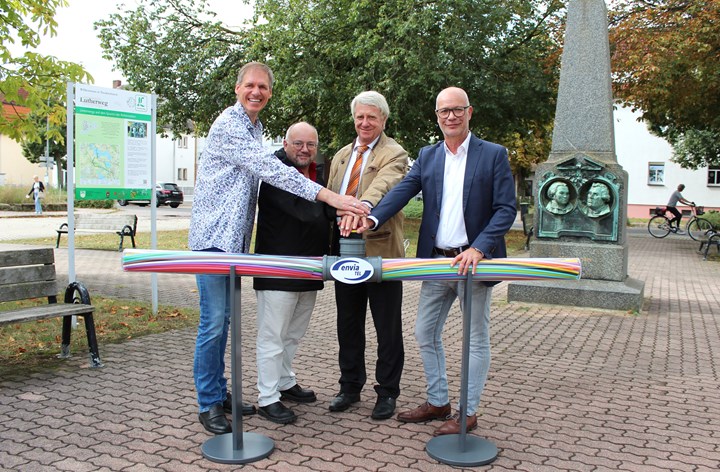 Symbolische Inbetriebnahme Glasfasernetz Neukieritzsch