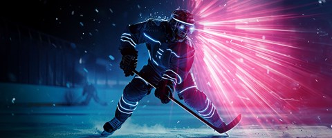 Detect & Respond envia TEL Cybersecurity Eishockeyspieler mit Schläger in der Hand beim Spiel, vom Helm geht grelles Neonlicht aus